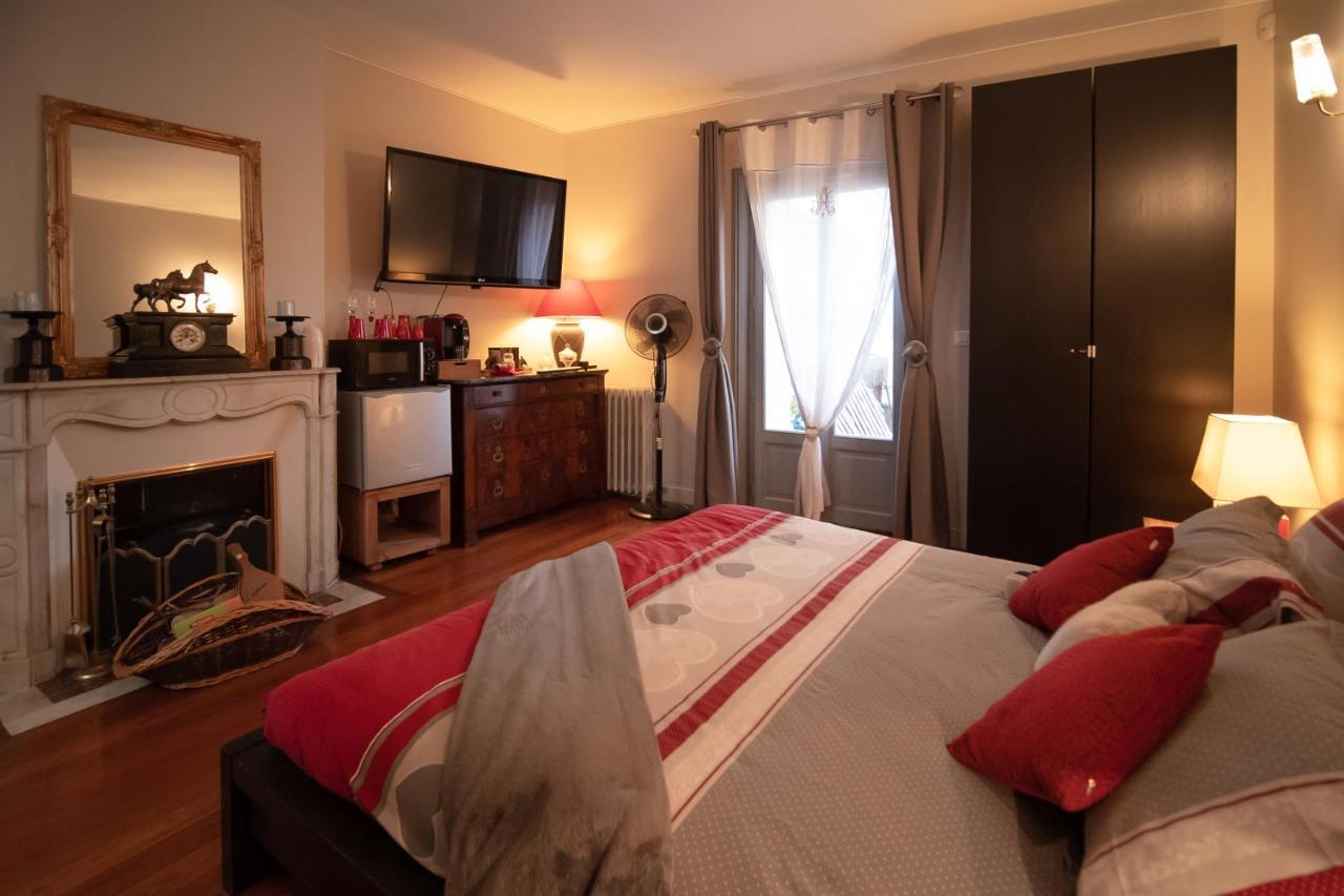 Bed and Breakfast L'Ame Des Hospitaliers Courteuil Екстер'єр фото