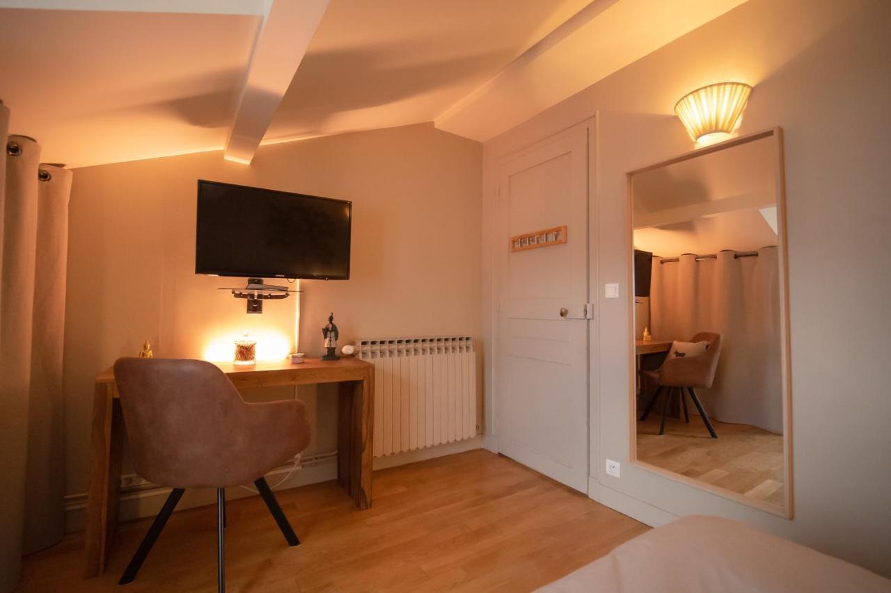 Bed and Breakfast L'Ame Des Hospitaliers Courteuil Екстер'єр фото